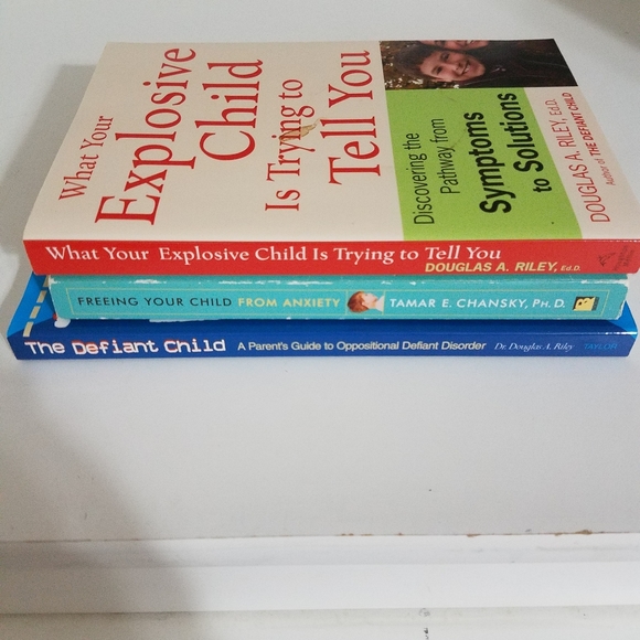 Three child psychology books - Picture 5 of 5